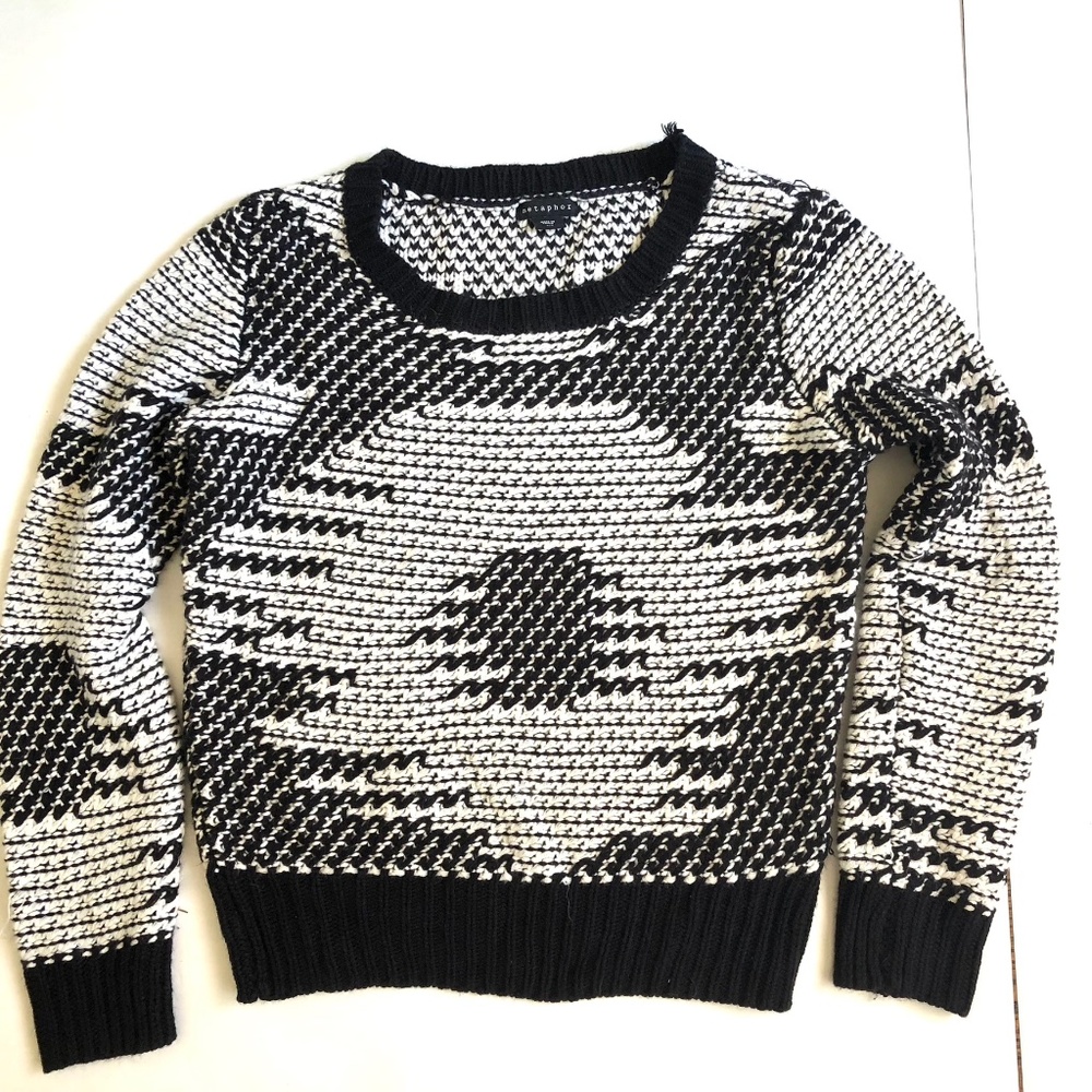 Metaphor Black and White Women’s Sweater Large